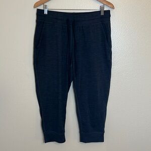AMAZON Essentials Gray Jogger Capri